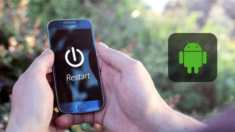 Thao tác khởi động lại điện thoại