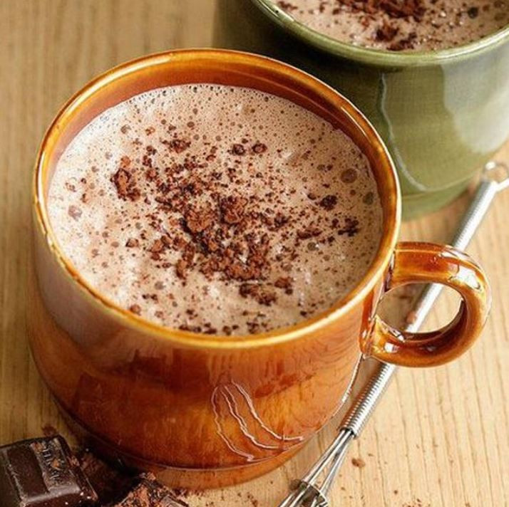 Cacao nóng thơm ngon với hương vị cafe và chocolate trắng