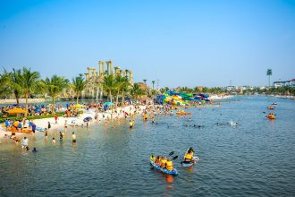 Rất nhiều hoạt động hấp dẫn đang chờ đón bạn khi đến VinWonders Hà Nội Wave Park
