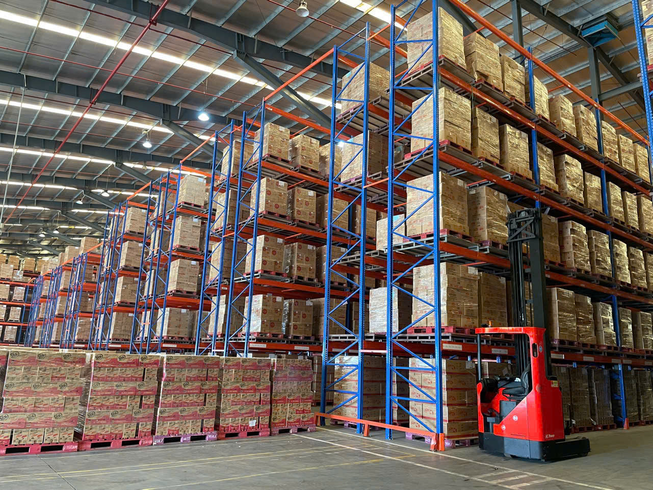 Sắp xếp hàng hóa trên pallet trong kho