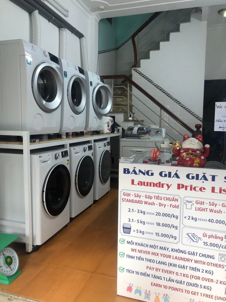 Bên trong tiệm Giặt Sấy Tee Lee Laundry Nha Trang với không gian sạch sẽ