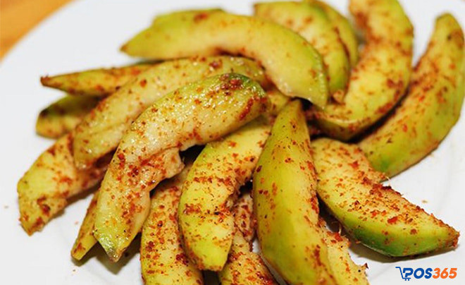 Xoài dầm, cóc dầm chua ngọt giòn tan, hấp dẫn