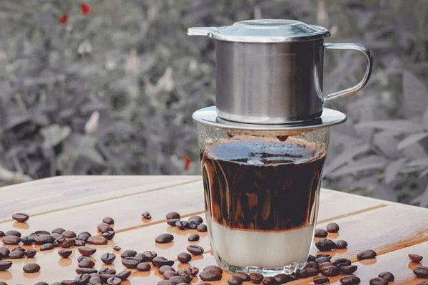 Cà phê sữa đá - Thức uống quen thuộc của người Việt