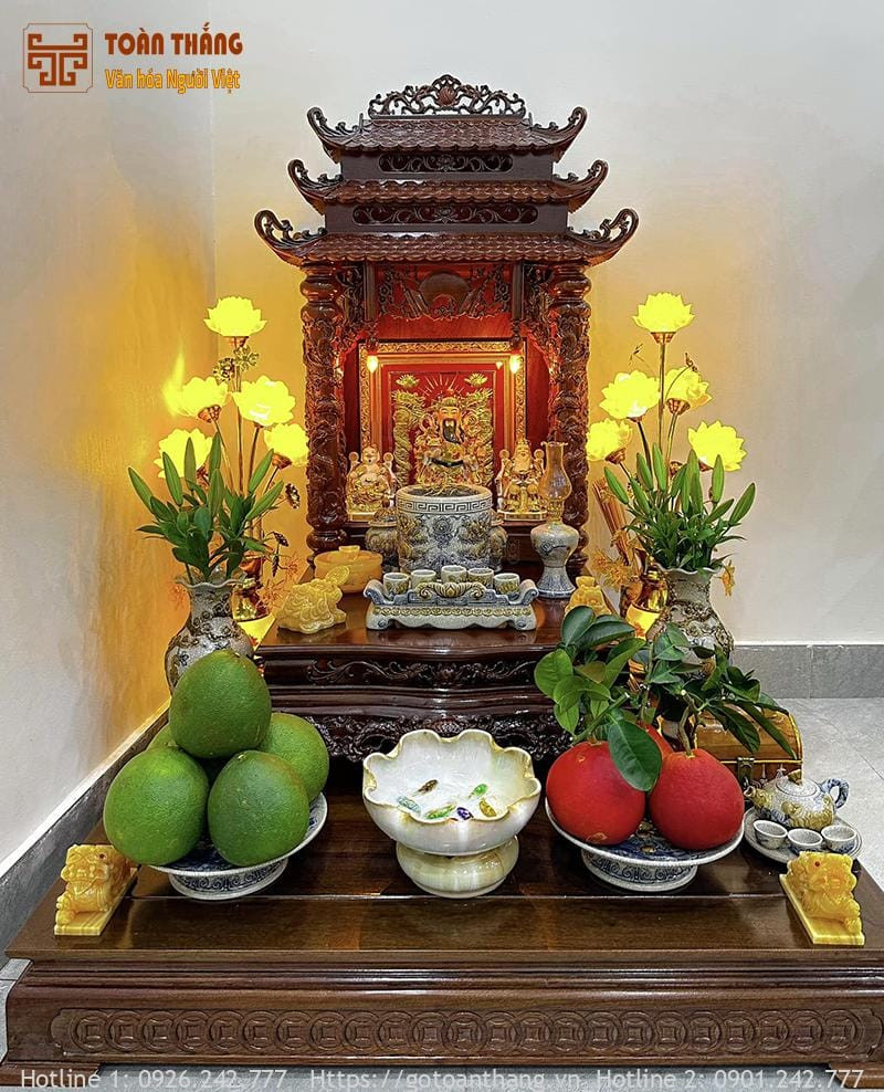 Mẫu bàn thờ Thần Tài được bài trí đẹp mắt hàng ngày