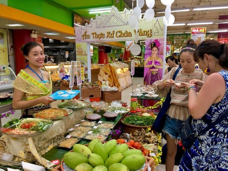 Gian hàng ẩm thực được bố trí khoa học và thẩm mỹ