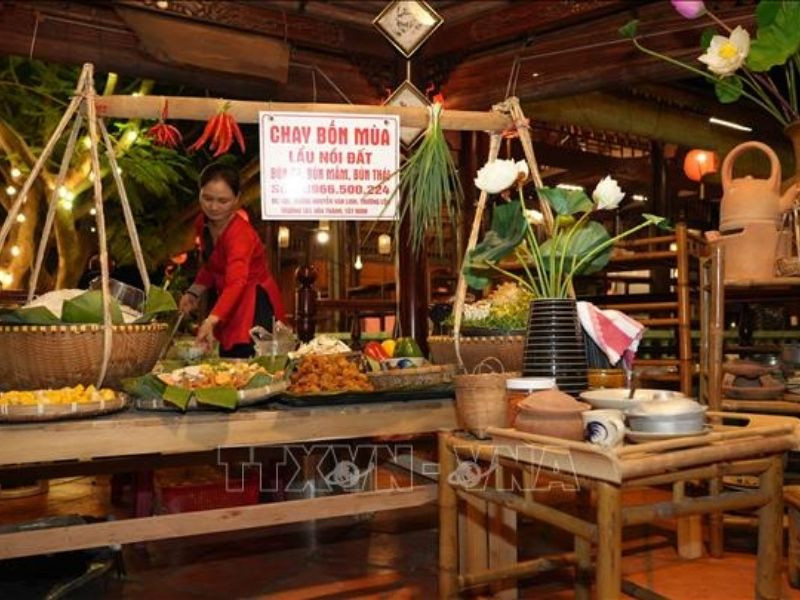 Gian hàng ẩm thực chợ quê mang nét truyền thống