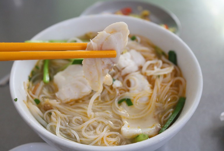 Hủ tiếu Nam Vang hấp dẫn với nhiều topping