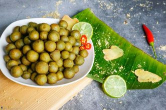 Những quả sấu xanh mơn mởn, đặc trưng của mùa hè Hà Nội