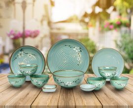 Sản phẩm gốm sứ Bát Tràng với hoa văn truyền thống, đẹp mắt