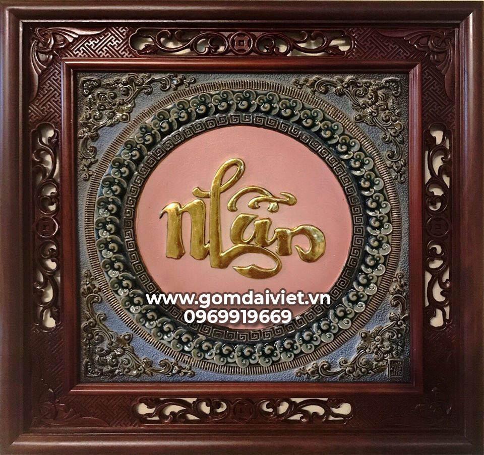 Tranh sứ đắp chữ Nhẫn dát vàng đắp nổi khung gỗ gụ 50cm