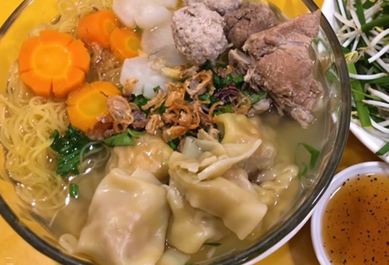 Tô mì hoành thánh hấp dẫn