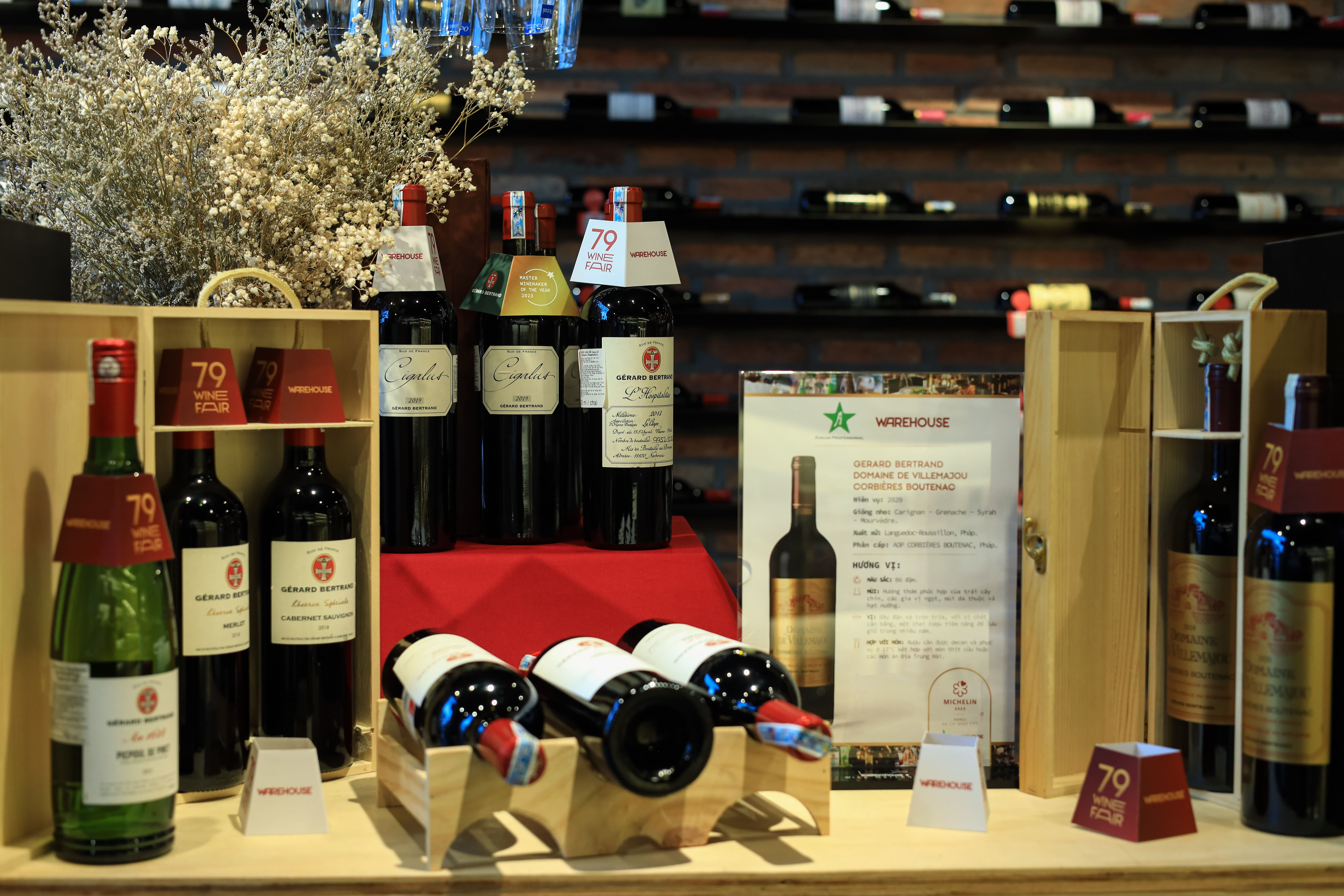 Chọn sản phẩm chủ đạo cho giỏ quà Tết như rượu, champagne