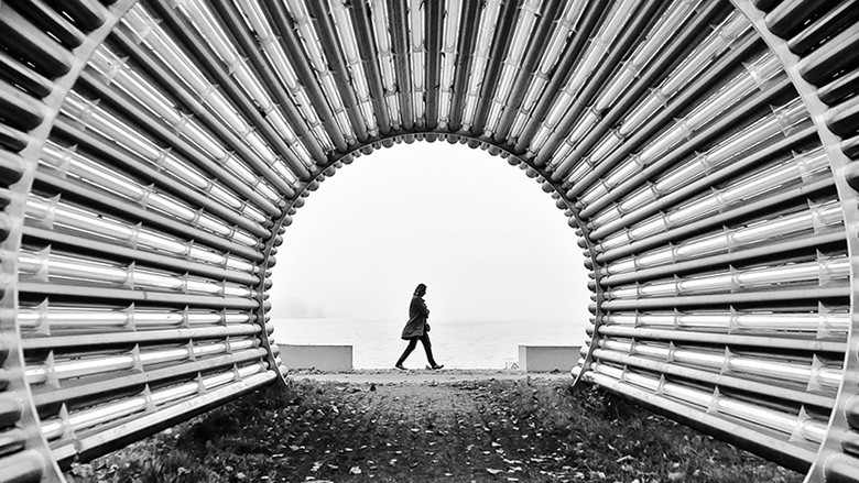 Tận dụng các đường dẫn hướng có sẵn trong bức ảnh