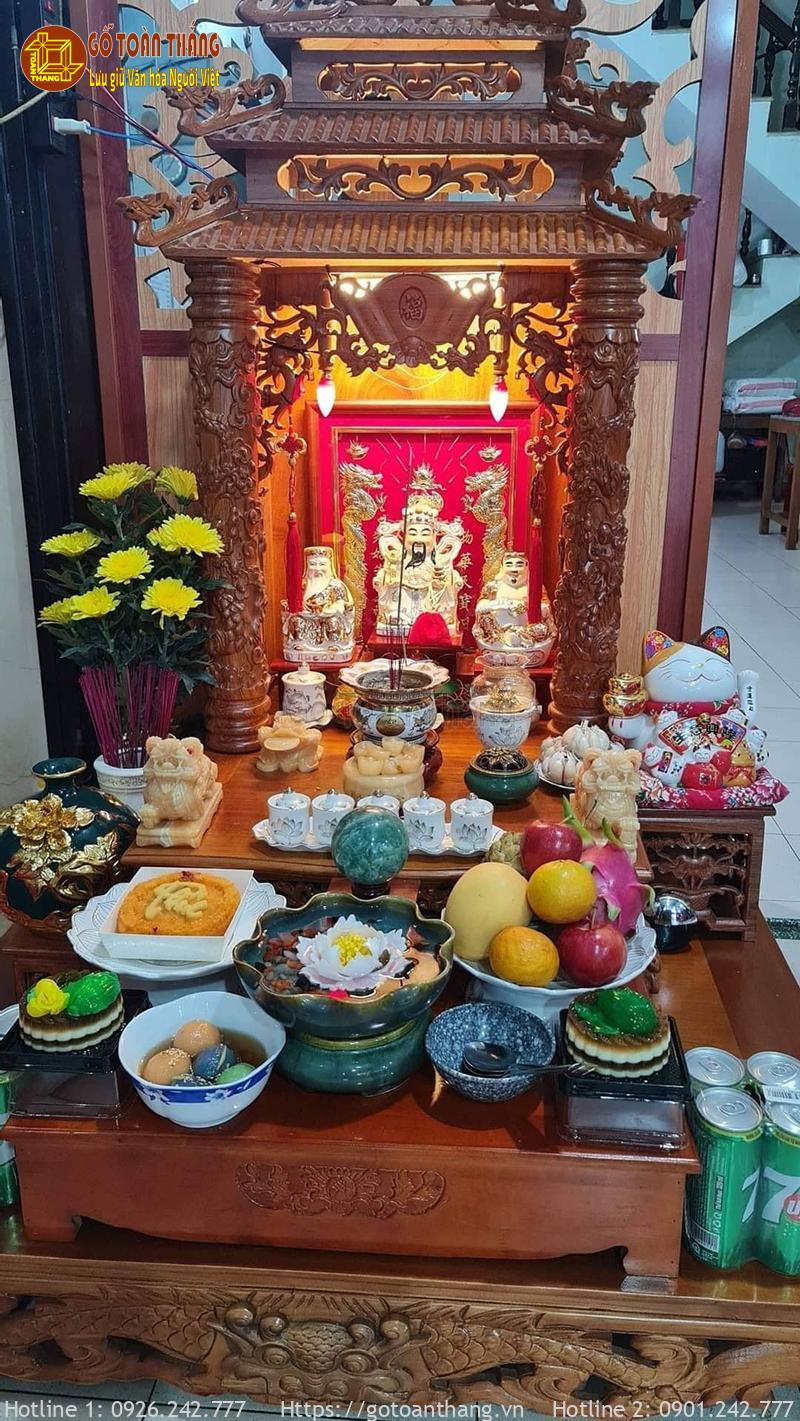 Cách sắp xếp bàn thờ Thần Tài: Ông Địa bên phải, Thần Tài bên trái