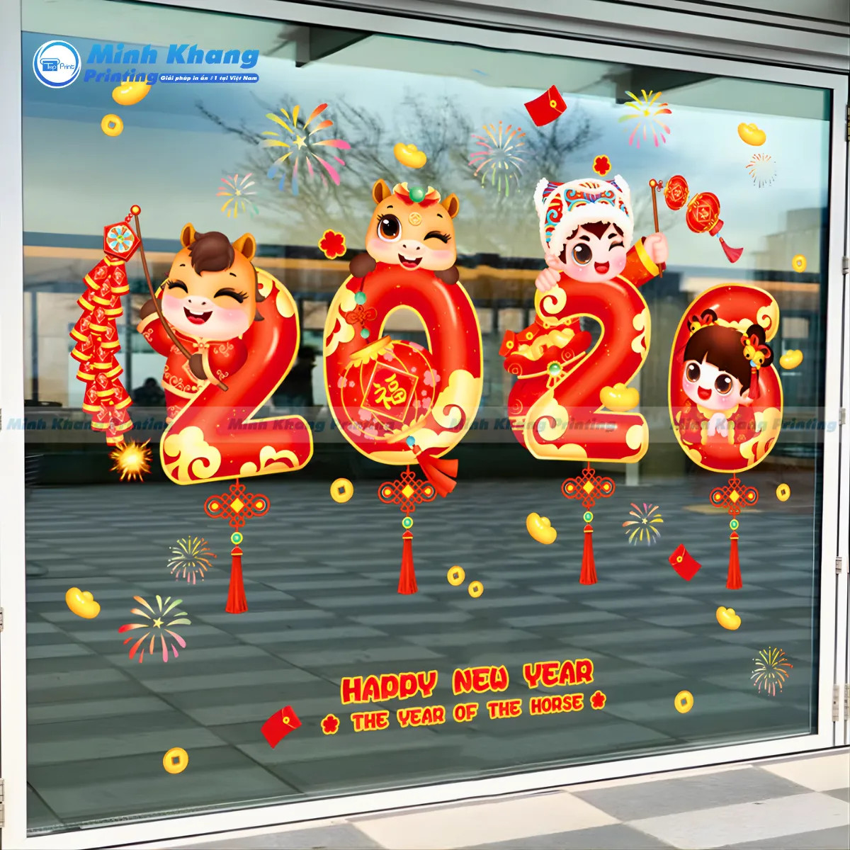 Mẫu decal trang trí tết 2026 cho cửa hàng nhỏ, giúp thu hút khách ngay từ mặt tiền