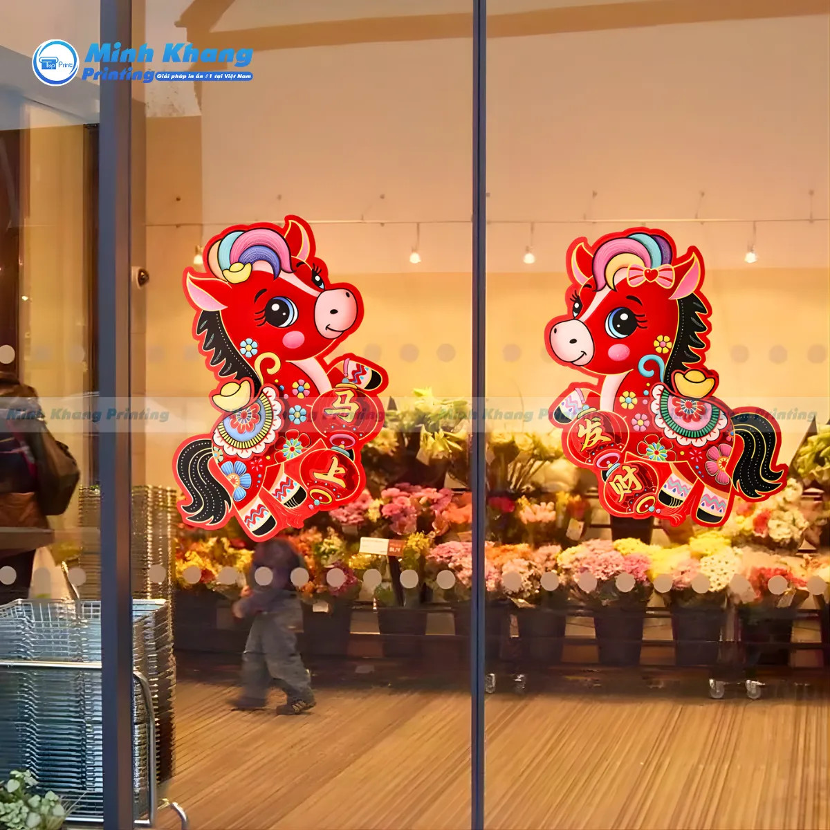 Mẫu decal trang trí cửa kính tết linh vật năm con ngựa ngộ nghĩnh, phù hợp với không gian trẻ trung