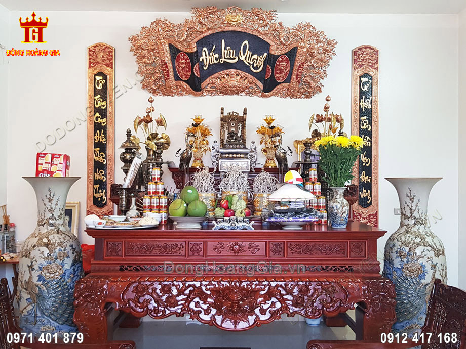 Bàn thờ gia tiên được trang trí đẹp và chuẩn phong thủy