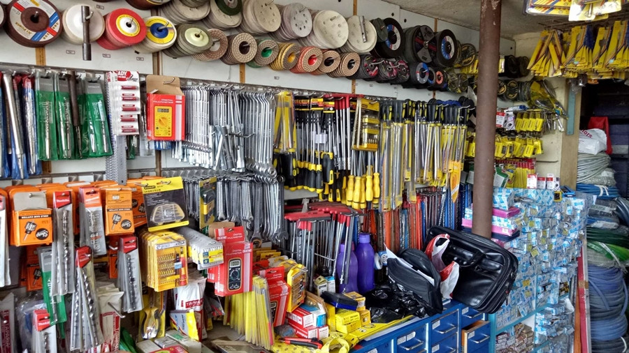 Sản phẩm kim khí phong phú, từ bu lông ốc vít đến các dụng cụ cầm tay