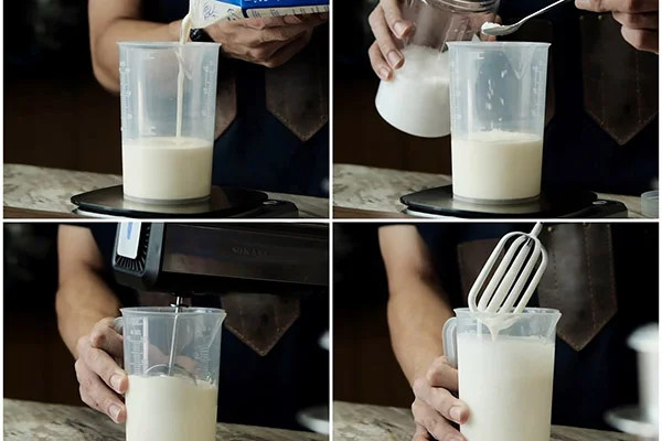 Đánh bông kem béo và muối để tạo kem mặn