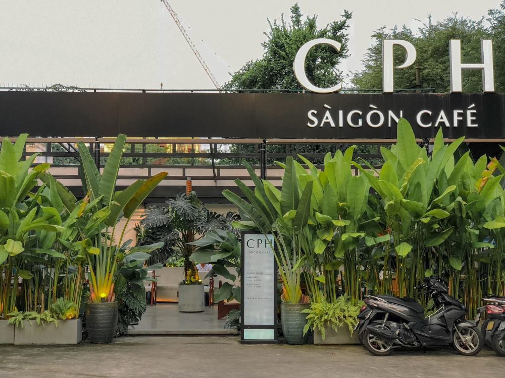 CPH cà phê có thiết kế sân vườn hiện đại và sang trọng
