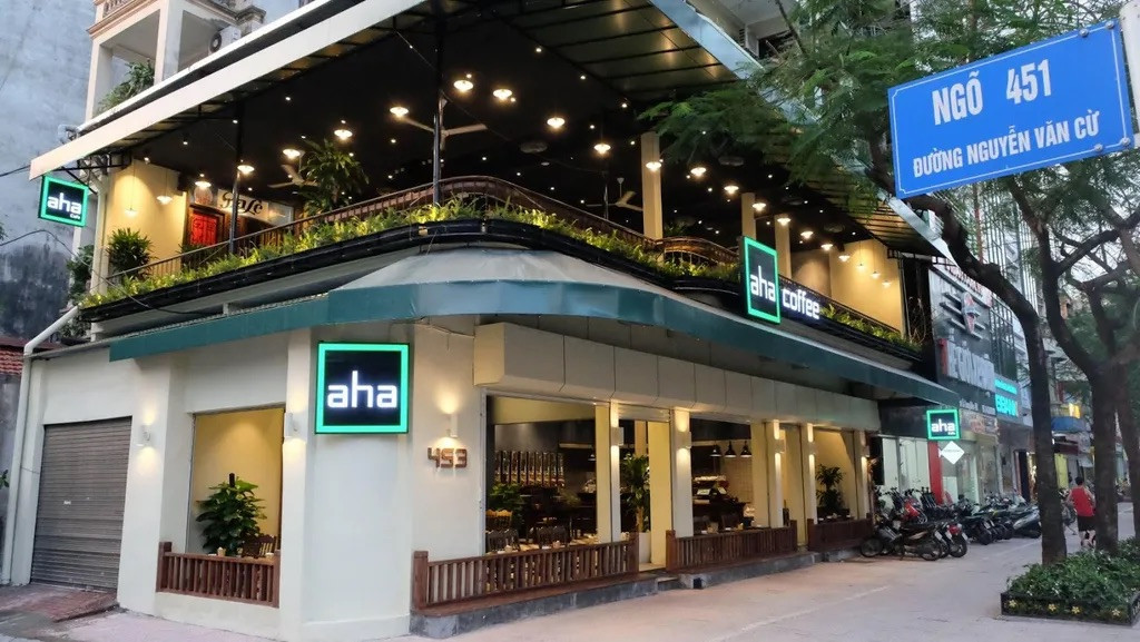 Aha Cafe được định hình theo phong cách cà phê vỉa hè