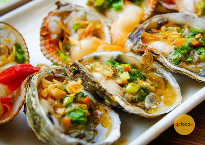 Hàu nướng mỡ hành béo ngậy, thơm lừng với đậu phộng rang