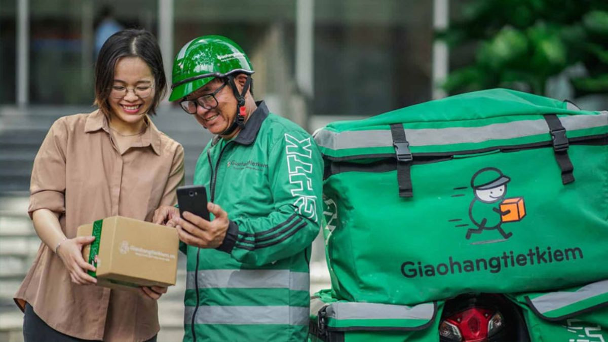 Tổng đài Giao Hàng Tiết Kiệm hỗ trợ khách hàng 24/7