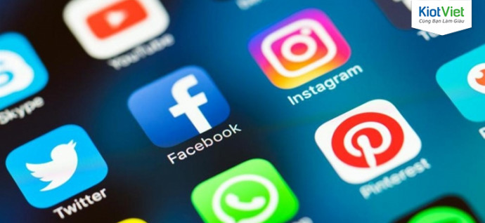 Quảng cáo trên mạng xã hội là phương pháp phổ biến để thu hút khách hàng