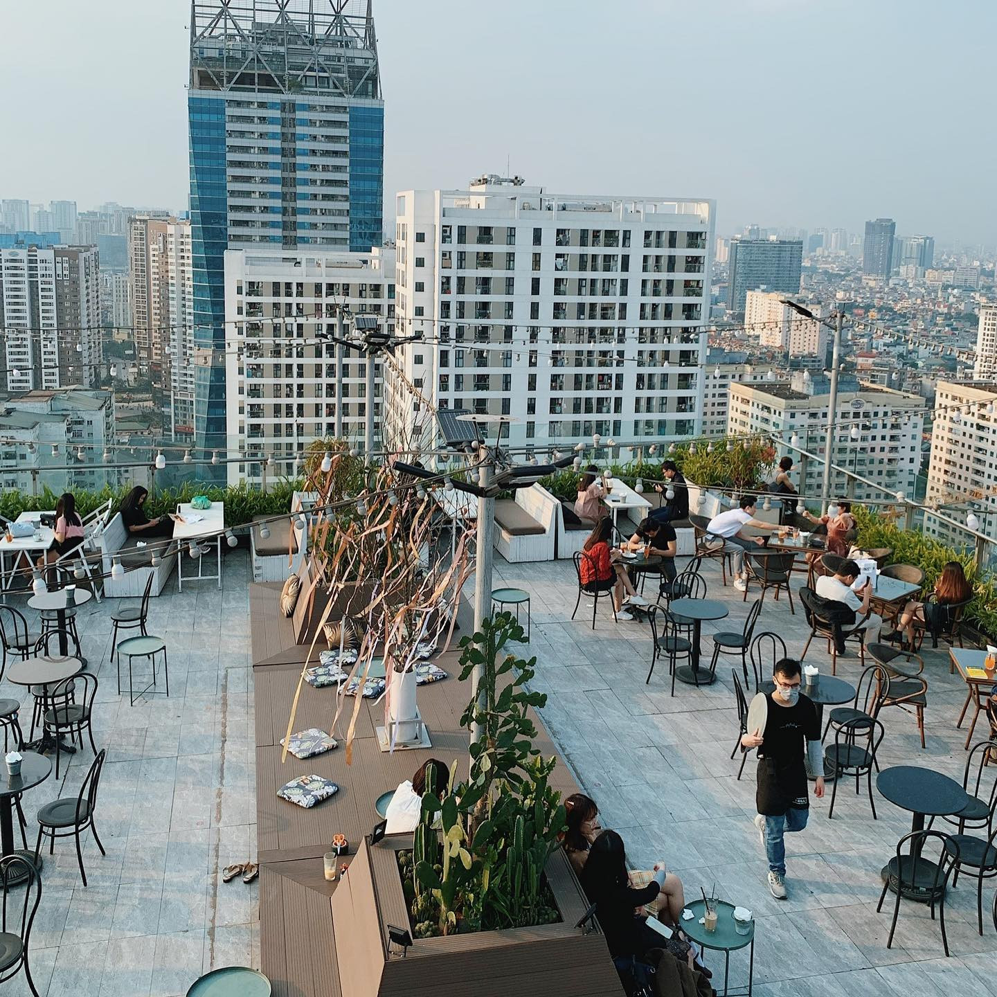 Trill Rooftop với view ngoài trời cực đỉnh nhìn từ trên cao