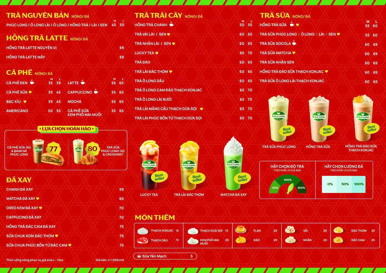 Khách hàng đang gọi đồ uống tại quầy order của Phúc Long với thực đơn trên bảng điện tử