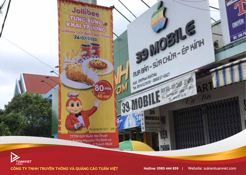 Băng rôn khai trương quán ăn mới với ưu đãi đặc biệt