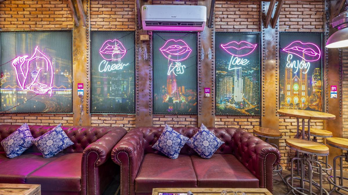 Không gian sang trọng tại ICOOL, một trong những quán karaoke gần đây được yêu thích