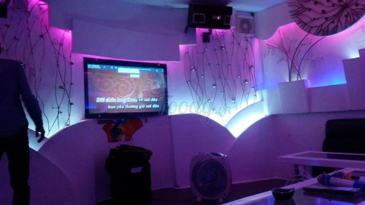 Phòng hát được thiết kế hiện đại tại Karaoke Nnice Phan Xích Long