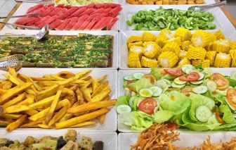 Các món ăn chay quen thuộc và được thay đổi mỗi ngày tại quán Tâm Đức, một địa chỉ được yêu thích ở Hà Nội
