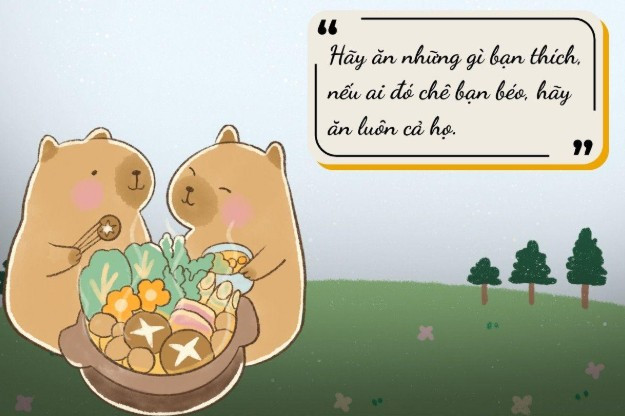 Một người phụ nữ trẻ đang thưởng thức món ăn một cách vui vẻ tại bàn ăn