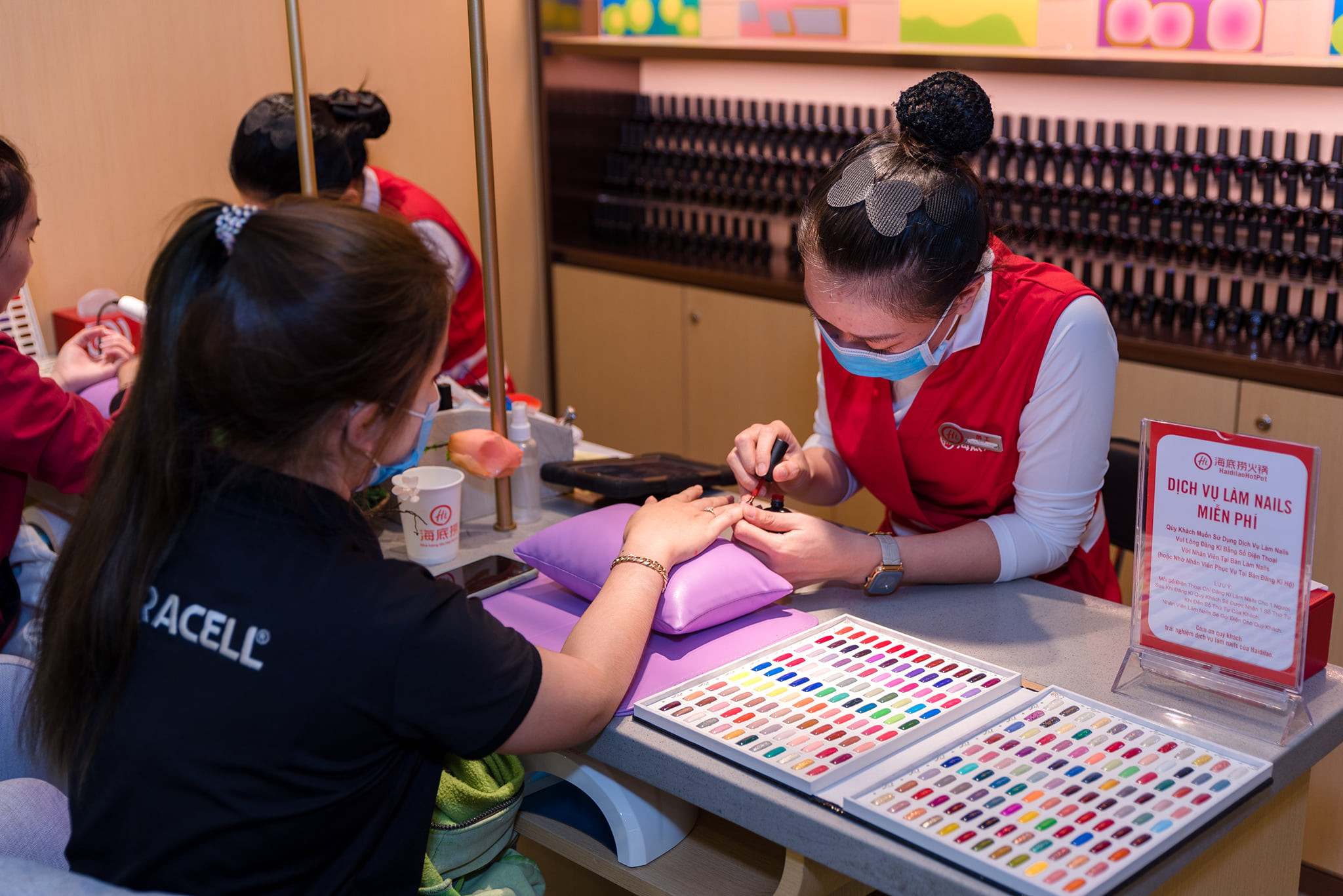 Khu nail miễn phí luôn được phái đẹp chờ đón