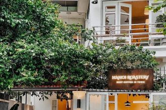 Hanoi Roastery Coffee với view Hồ Tây thơ mộng và hương cà phê rang xay nguyên chất